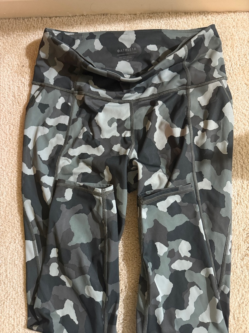 Athleta Lightning Camo 7/8 tight Camouflage Women's Leggings size M - Picture 2 of 15